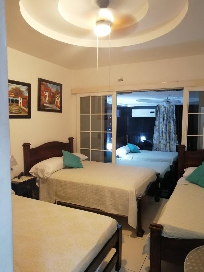 Hostal Compostela Inn Давид Екстер'єр фото
