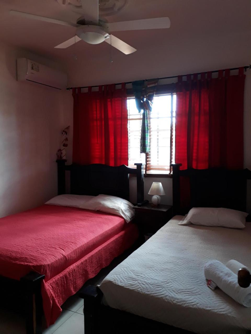 Hostal Compostela Inn Давид Екстер'єр фото